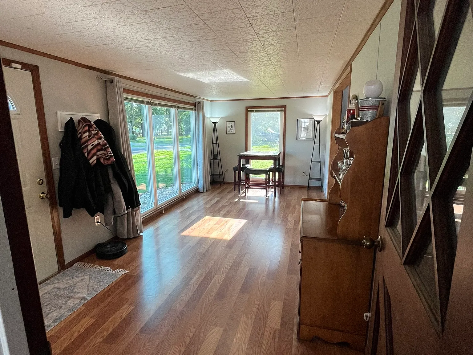 2 bed, 1584 sqft, $1,900 — Photo 3