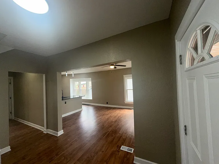 4123 Woodland Ave — Photo 3