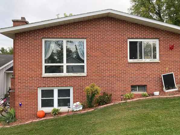 828 4th St, Bloomington, WI 53804