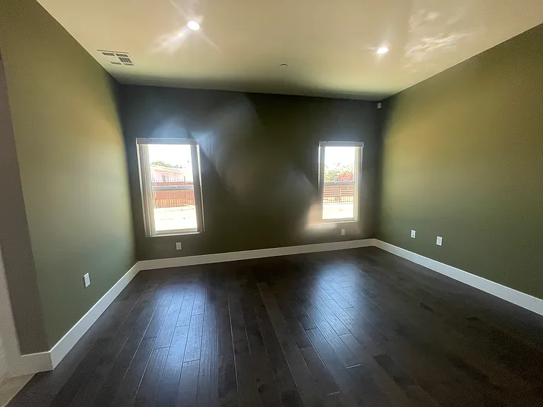 Master/Main Bedroom