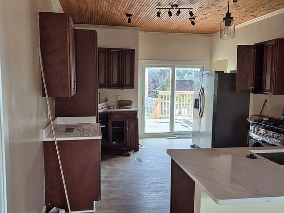 2nd image of 3309 Ruckle St