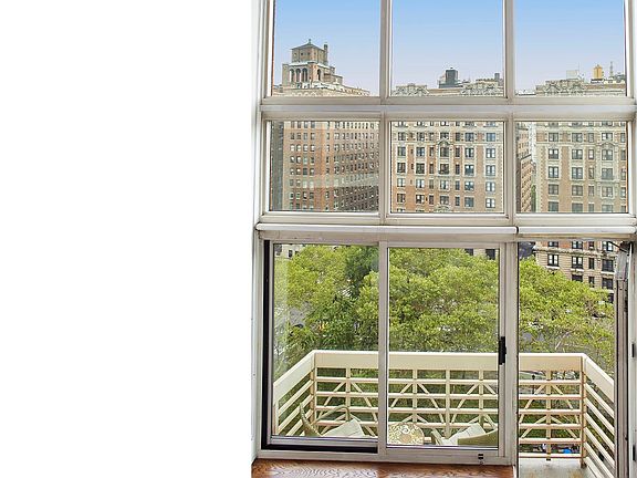 3rd image of 201 W 72nd St APT 12M