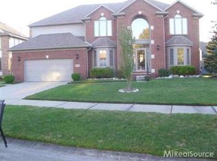 48649 Lafayette Dr, Macomb, MI 48044