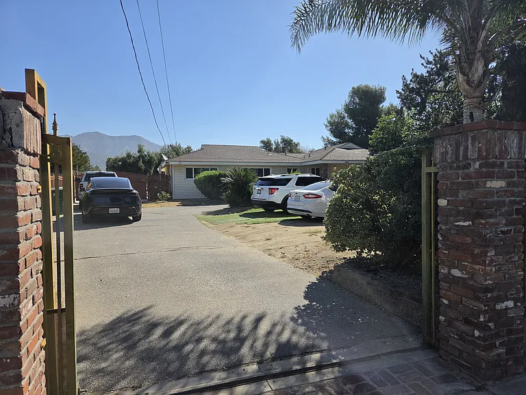 13166 Phillippi Ave — Photo 33