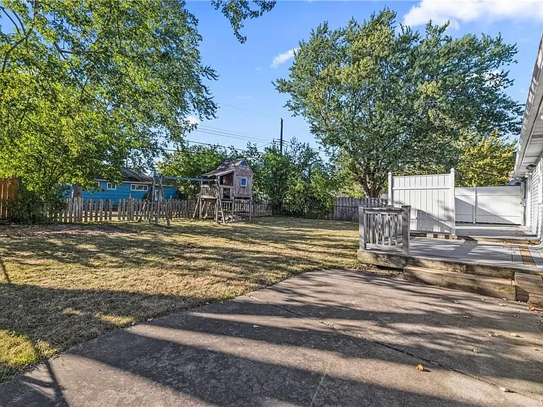 110 Rosemont Dr — Photo 19