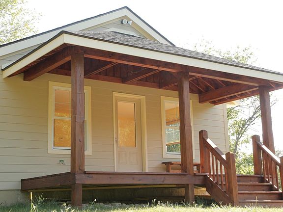 2nd image of N Quaker Ln