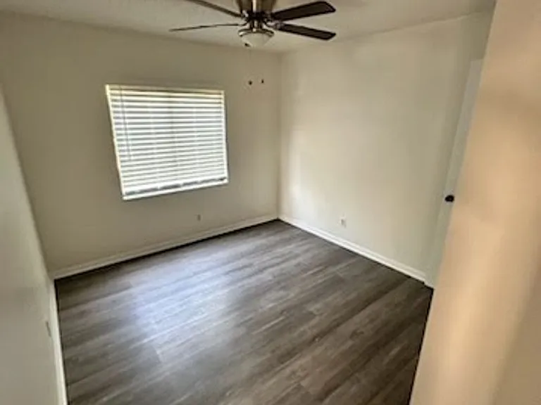 1154 Ashland Ct — Photo 11
