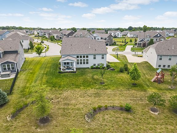 4th image of 4410 Voyageur Way