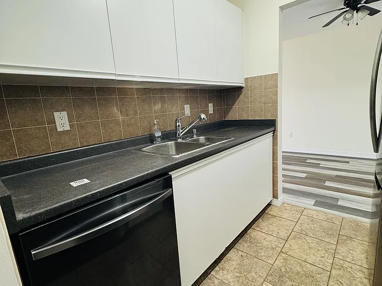 148 Conway Dr #111 — Photo 4