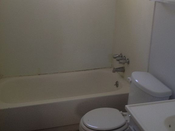 3rd image of 4051 Bainbridge Dr