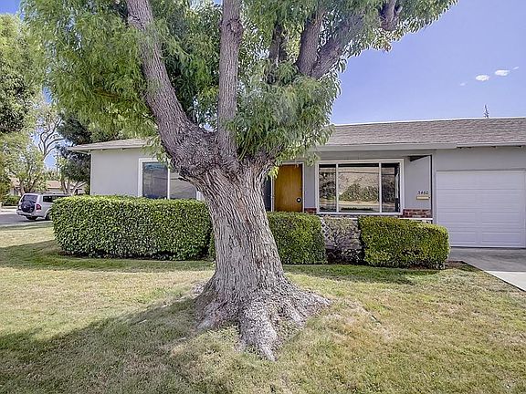4th image of 3460 Moorpark Ave