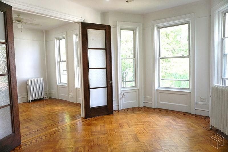 1st image of 547 Hancock St APT 3R