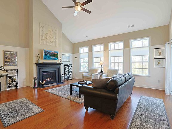 2nd image of 4543 Marshwood Dr.