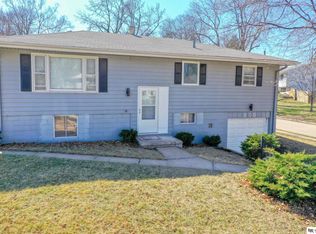 206 S 111th St, Omaha, NE 68154