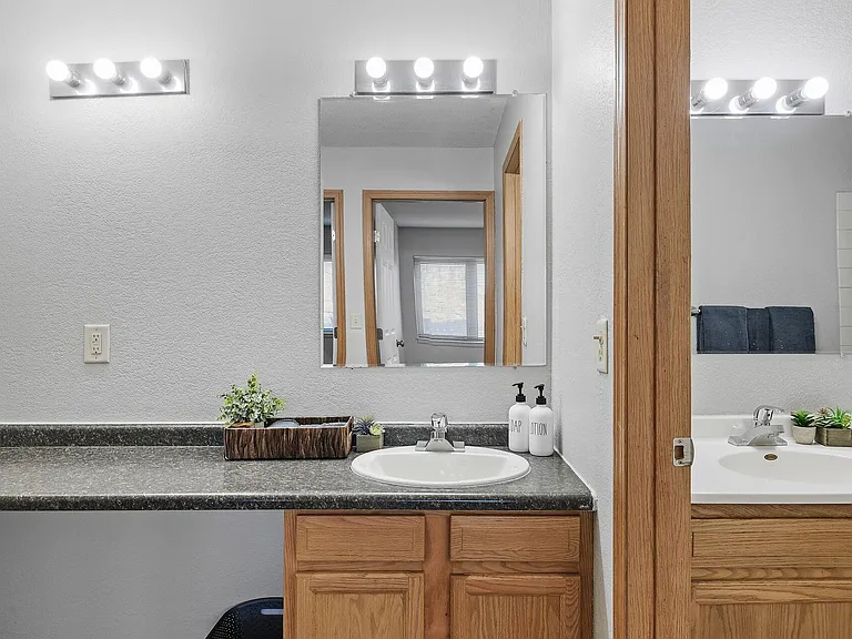 River Ridge Apartments — Photo 106