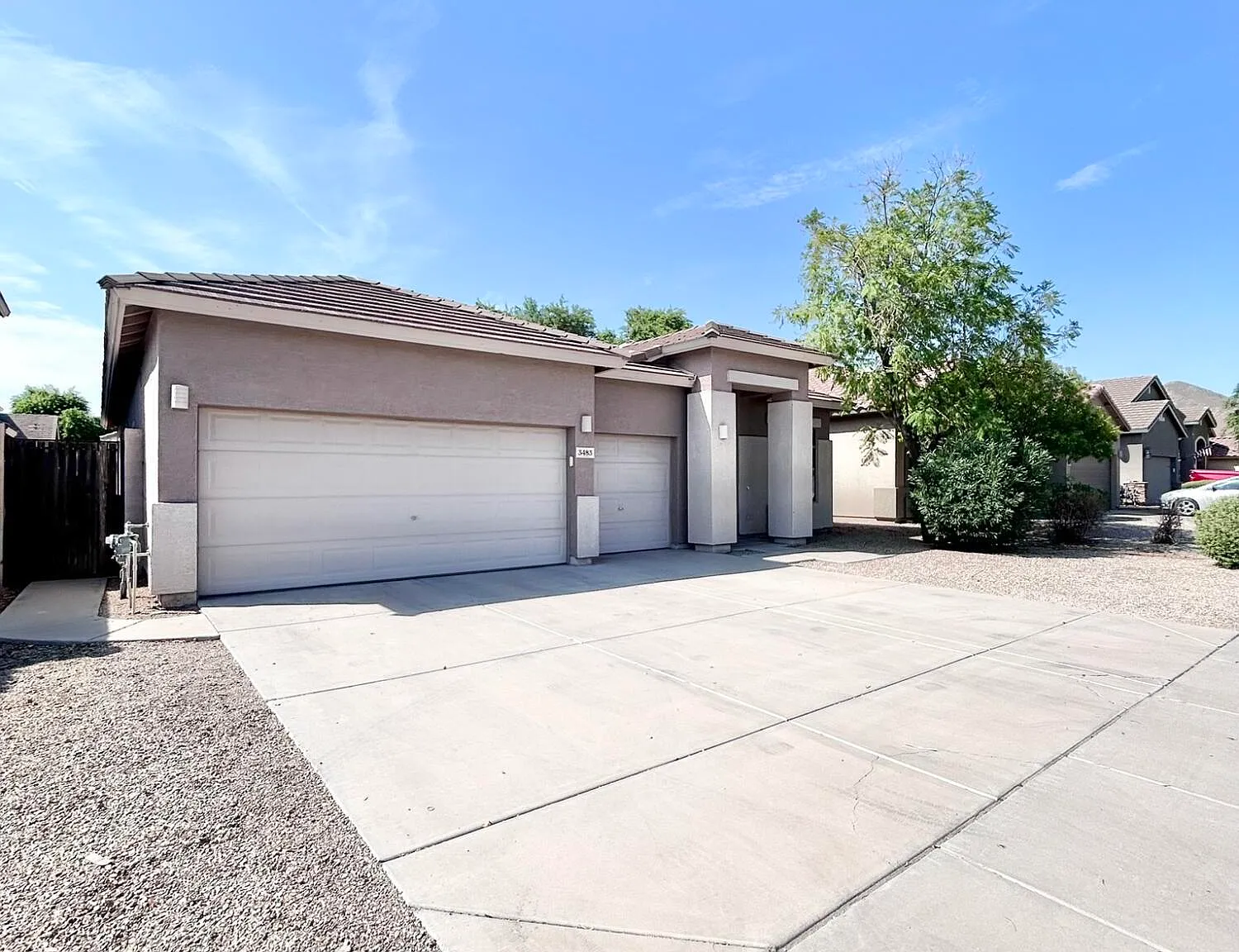 4 bed, 2.0 bath, 2198 sqft, $1,900 — Photo 3