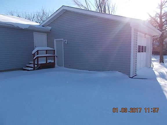 2nd image of 1075 McKinley Ave