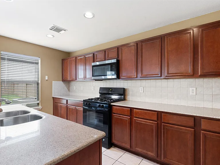 18226 Fair Grange Ln — Photo 10