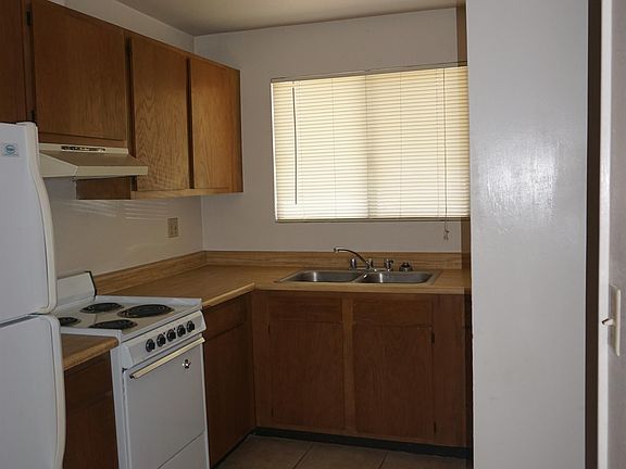 2nd image of 2888 N Park Ave