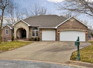 2521 W Arlington St, Springfield, MO 65810