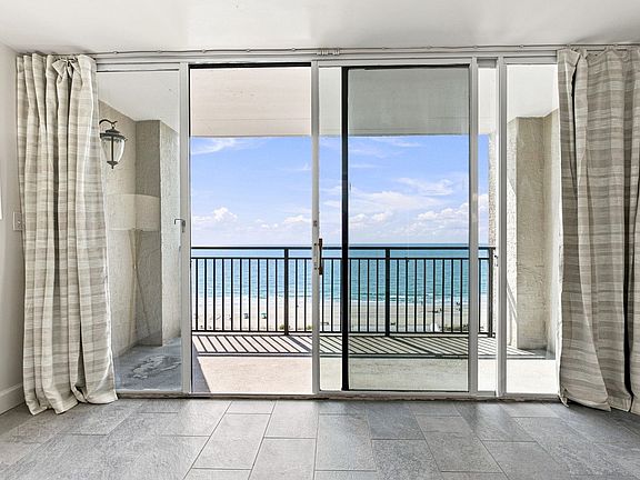 4th image of 5523 North Ocean Blvd. #1011