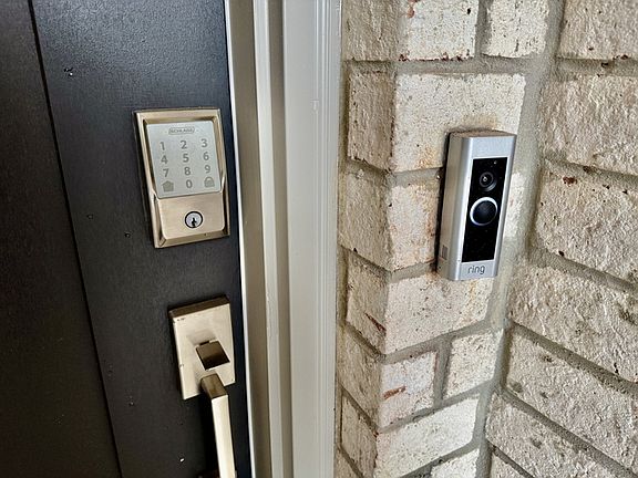 3rd image of 400 Trixie Dr