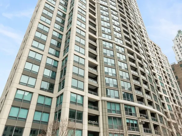 130 N Garland Ct APT 3102, Chicago, IL 60602