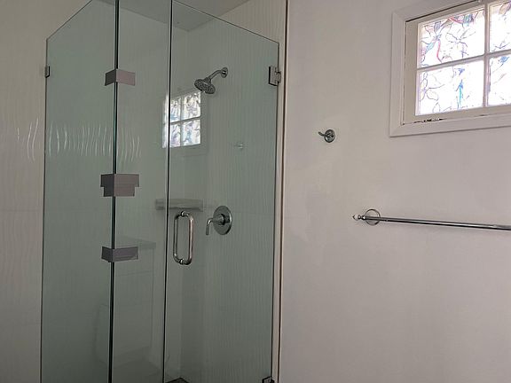 2nd image of 1236 N Cahuenga Blvd