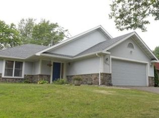 1205 Grandview Dr, Hudson, WI 54016