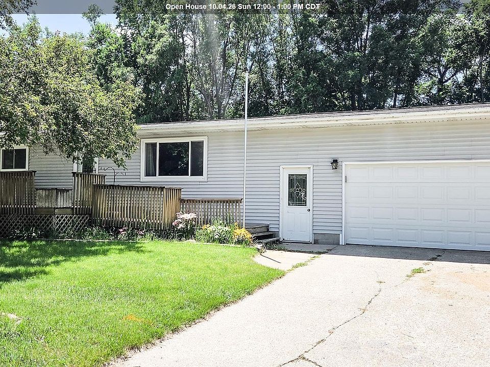 1st image of 207 Maple Ave