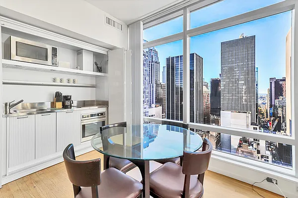 Rented by BARNES New York | media 20