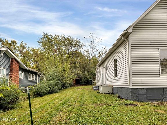 5th image of 2407 Adair Ave