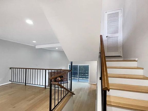 4th image of 6864 Hatillo Ave APT C