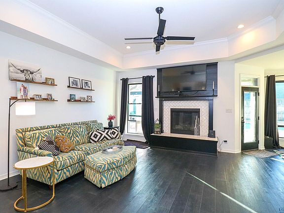 5th image of 110 Paluxy Dr