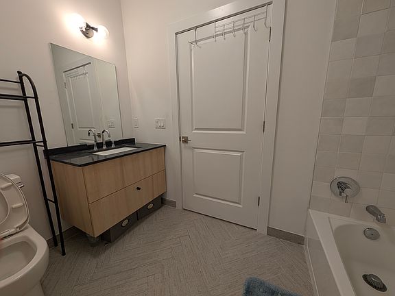 5th image of 348 Baldwin Ave #501