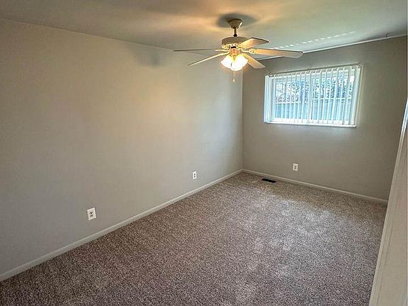 5th image of 21500 Violet St