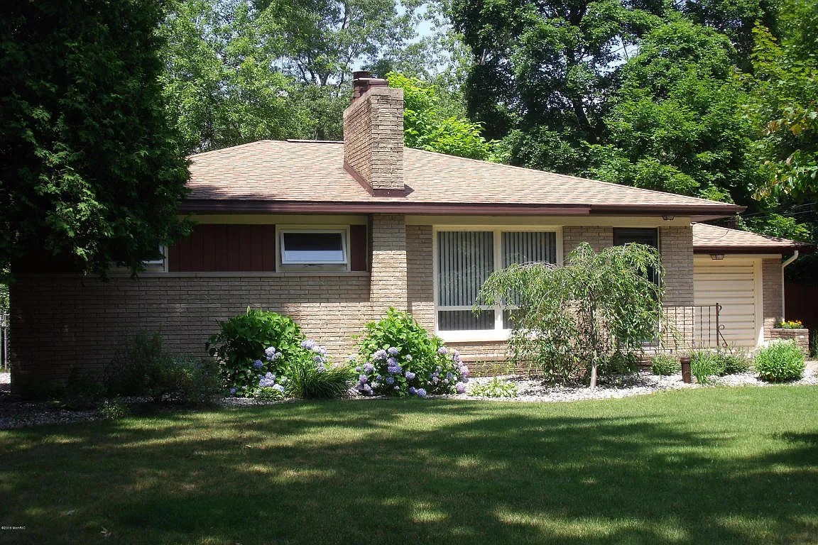 1058 Englewood Ave photo 1
