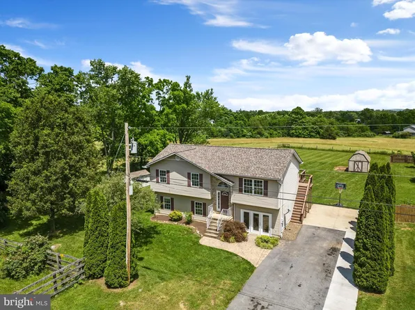 308 Libby Ann Dr, Bunker Hill, WV 25413