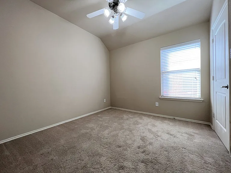 9605 Straightaway Dr — Photo 10