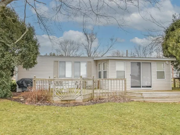 419 Sunnyshore Dr, Coldwater, MI 49036