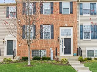 529 Town Center Blvd, Gilberts, IL 60136