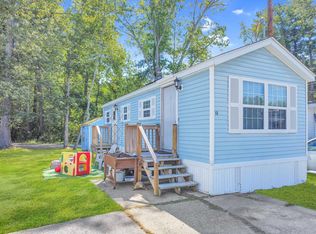 12 Friendship Dr, Salem, NH 03079
