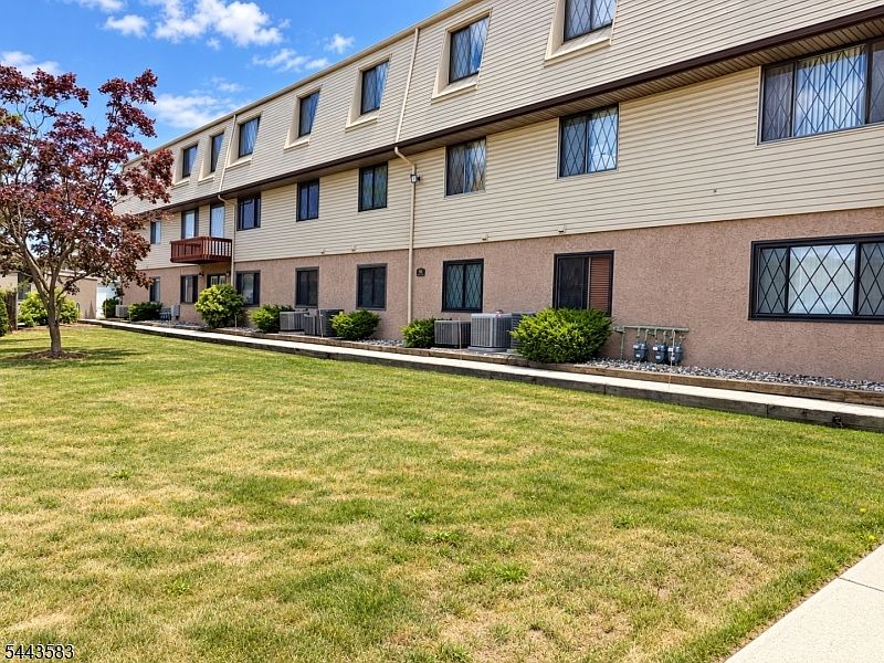 1st image of 846 Riverside Ave #107