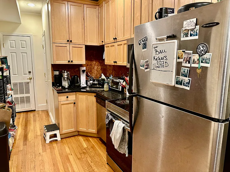 73 Thatcher St #302 — Photo 3