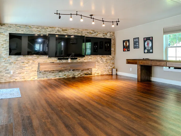 33721 Spring Dr — Photo 12