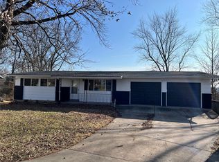 10301 Trask Dr, Saint Louis, MO 63136