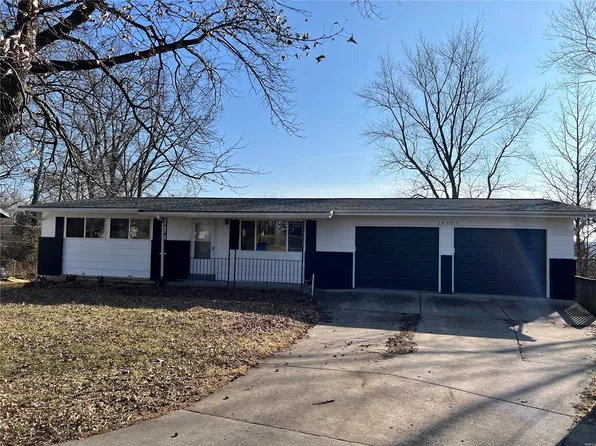 10301 Trask Dr, Saint Louis, MO 63136