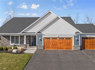 34 Wood Musket Trl, Rochester, NY 14612