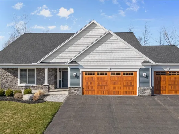 34 Wood Musket Trl, Rochester, NY 14612