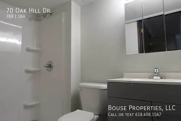 Building Photo - 70 Oak Hill Dr